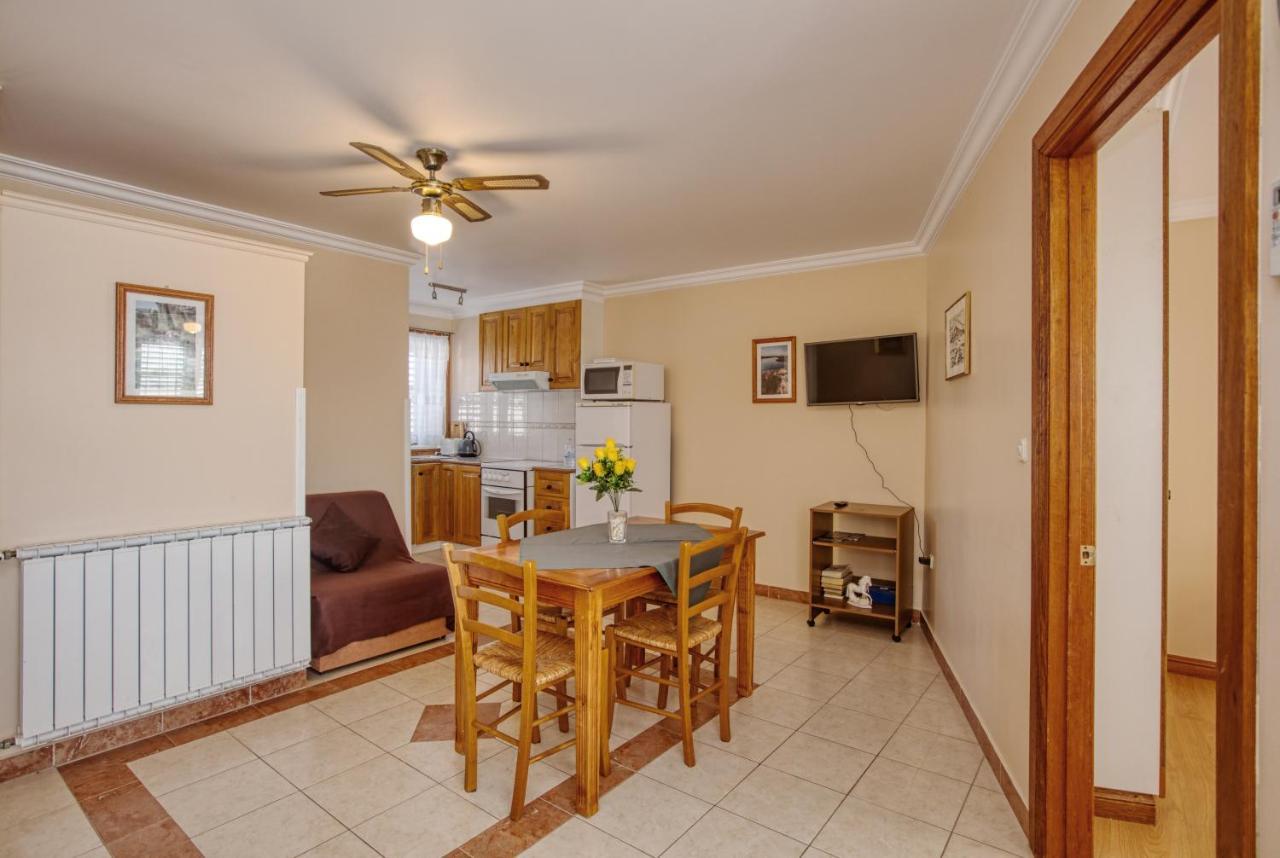 Apartments By The Sea Brodarica, Sibenik - 4194 Ngoại thất bức ảnh
